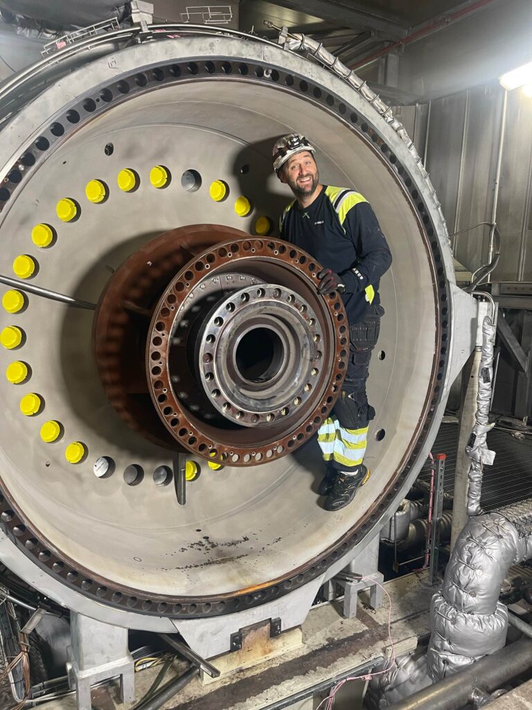 Darren Hunt on turbine