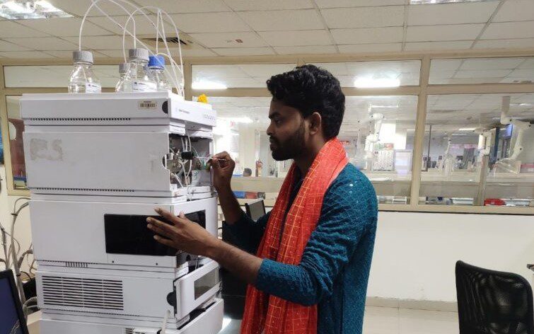 Akhil-Ramatanku-Chromatography-Field-Service-Engineer-with-Chromatography-instrument
