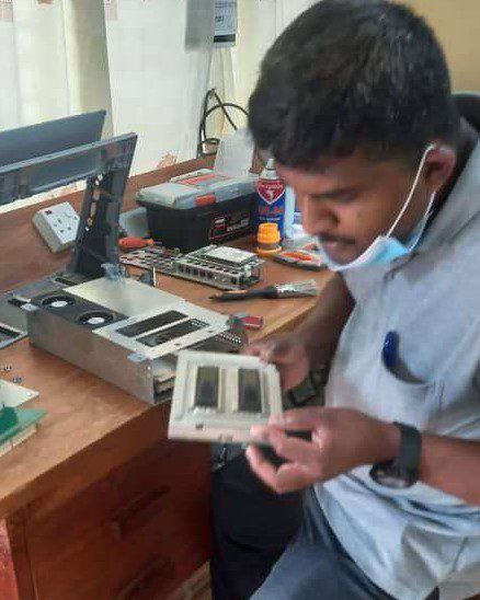 Anand Dalvi Senior Biomedical Engineer working on electronics