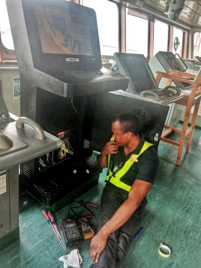 Frederick AryeeQuaye Aryee fixing on ship
