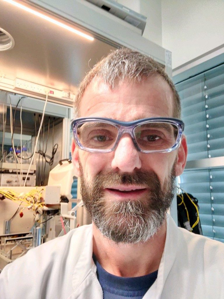 Rene Wass Heilesen in lab