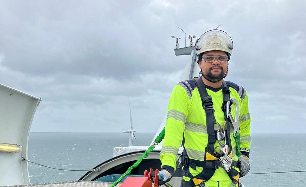An Engineer who loves living the high life - The Field Engineer