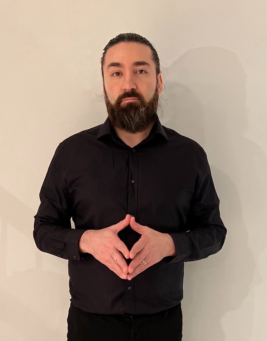 Roberto Aghhaei medical field service team leader and education author