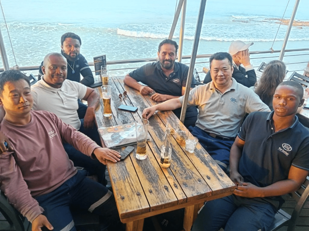 SIG manufacturing packaging team by the sea