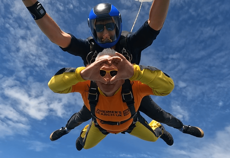 Gordon Foot off a ship and skydiving