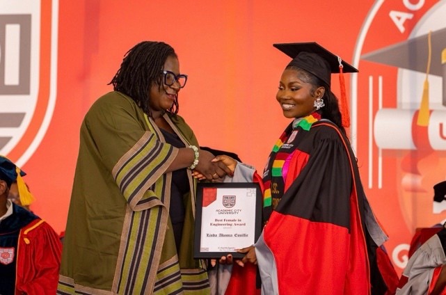 Linda Akosua Essilfie biomedical engineering student receiving her degree