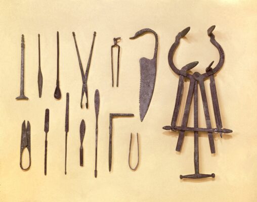 L0012385 Graeco-Roman surgical instruments.
